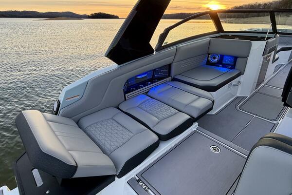 23ft Correct Craft Yacht For Sale