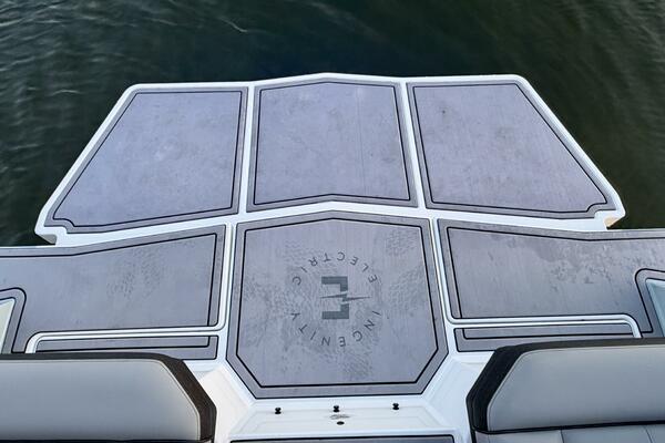 23ft Correct Craft Yacht For Sale