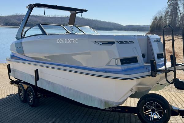 23ft Correct Craft Yacht For Sale