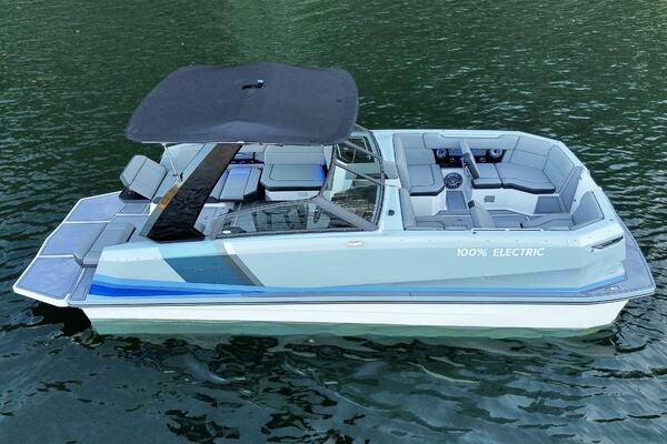 23ft Correct Craft Yacht For Sale