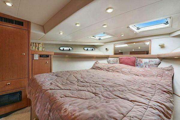 47ft Bayliner Yacht For Sale