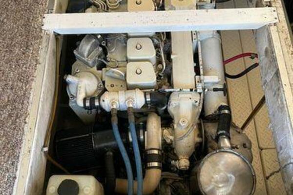 47ft Bayliner Yacht For Sale