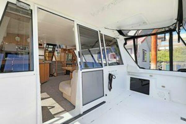 47ft Bayliner Yacht For Sale
