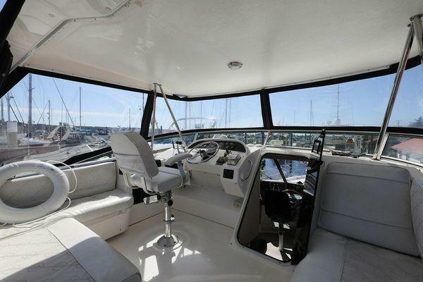 47ft Bayliner Yacht For Sale