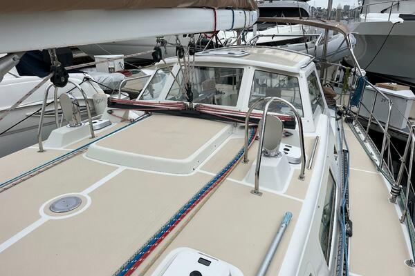 GADABOUT 46ft Outbound Yacht For Sale