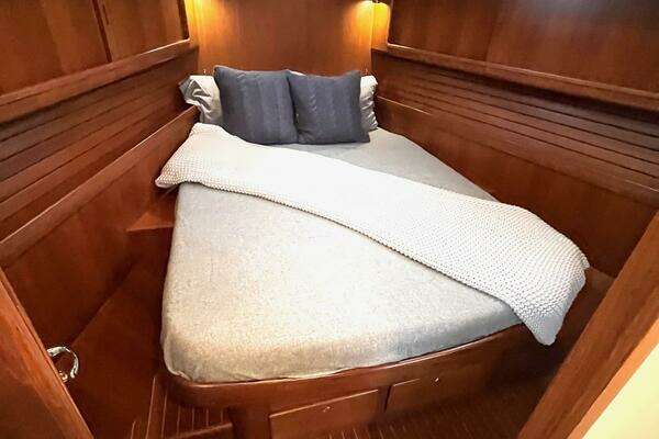 Outbound 46 Yacht For Sale