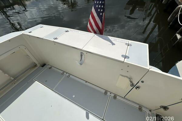28' Albin transom storage