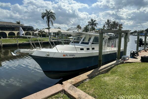 28' Albin port forward profile2