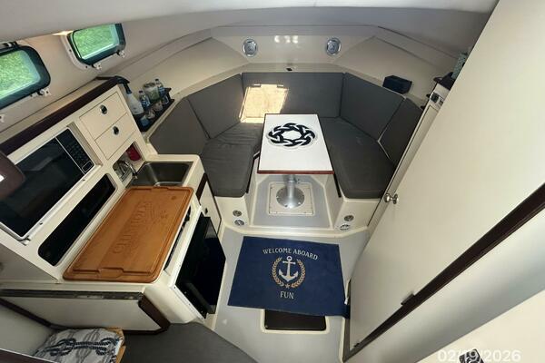 28' Albin cabin forward