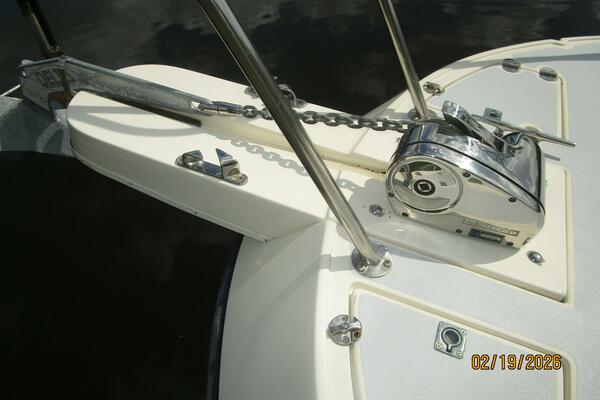 28' Albin anchor windlass2