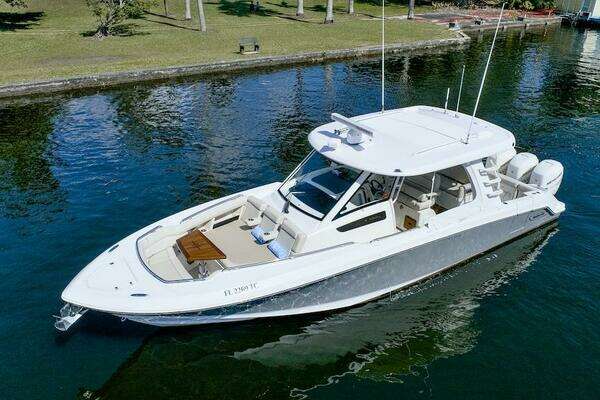 Boston Whaler 350 Realm Yacht For Sale