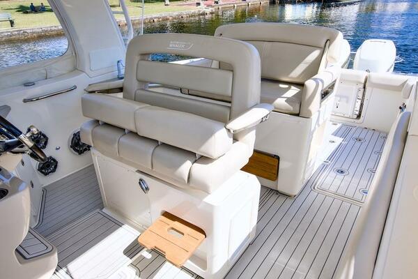 350 Realm 35ft Boston Whaler Yacht For Sale