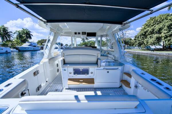 350 Realm 35ft Boston Whaler Yacht For Sale
