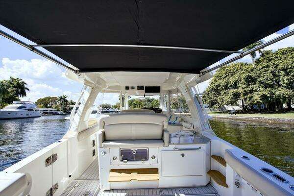 Boston Whaler 350 Realm Yacht For Sale
