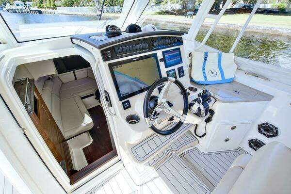 Boston Whaler 350 Realm Yacht For Sale