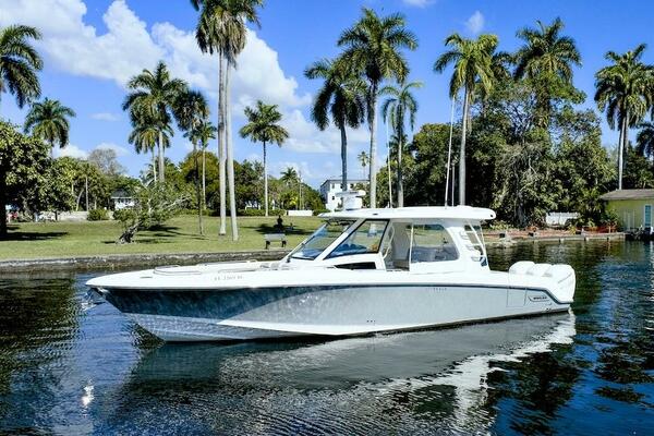 350 Realm 35ft Boston Whaler Yacht For Sale