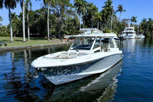 35-ft-Boston Whaler-2019-350 Realm-350 Realm Fort Lauderdale Florida United States  yacht for sale