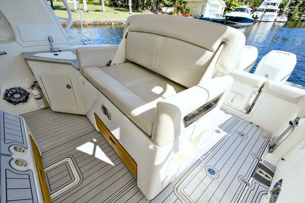 350 Realm 35ft Boston Whaler Yacht For Sale