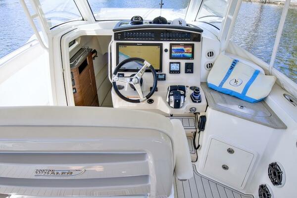 350 Realm 35ft Boston Whaler Yacht For Sale