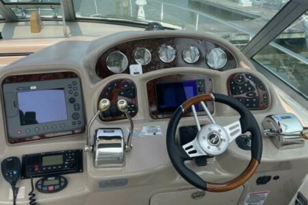 Just Right 32ft Sea Ray Yacht For Sale