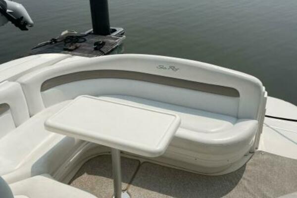 Just Right 32ft Sea Ray Yacht For Sale