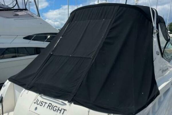 Just Right 32ft Sea Ray Yacht For Sale