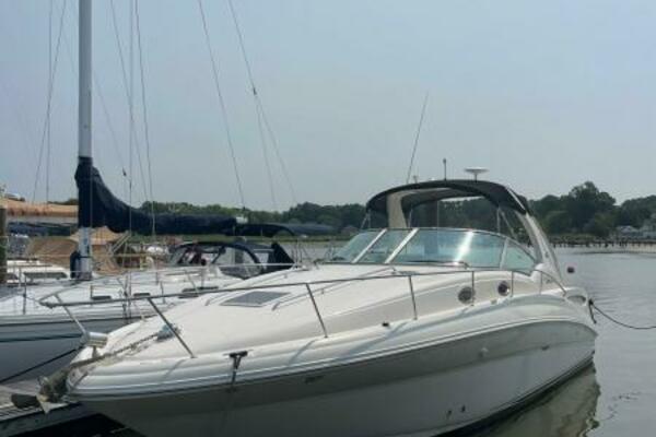 Just Right 32ft Sea Ray Yacht For Sale