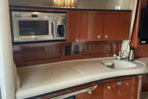 Just Right 32ft Sea Ray Yacht For Sale