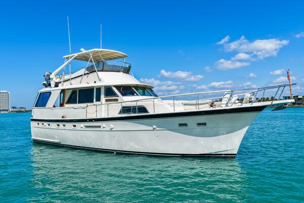 LATTITUDE 53ft Hatteras Yacht For Sale