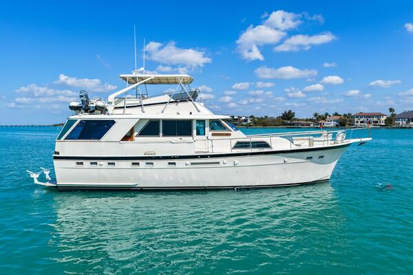 LATTITUDE 53ft Hatteras Yacht For Sale