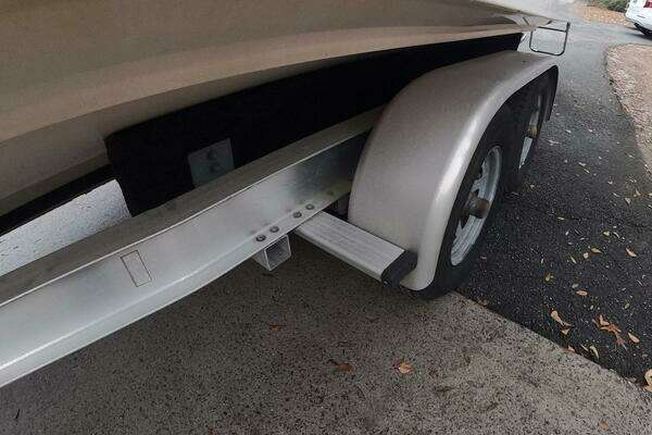 Photo of the 2001 Grady-White Gulfstream 232