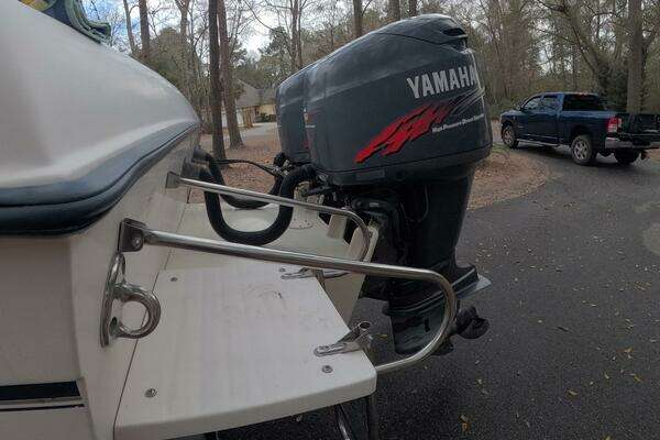 Photo of the 2001 Grady-White Gulfstream 232