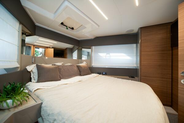 45ft Ferretti Yachts Yacht For Sale