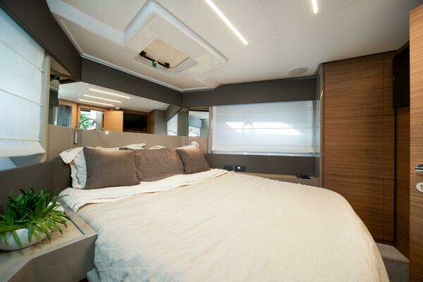 Ferretti Yachts 450 Fly Yacht For Sale