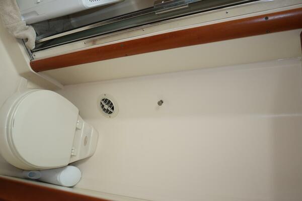 Whiskey Romeo 38ft Luhrs Yacht For Sale