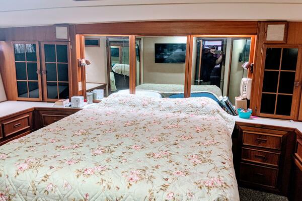 46' Chris Craft 1986 Main SR