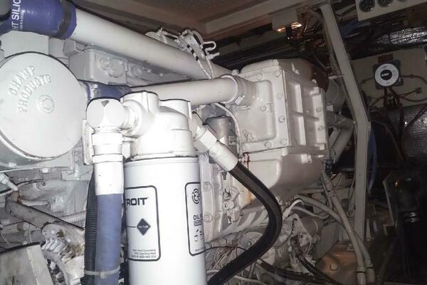 46' Chris Craft 1986 Engineroom