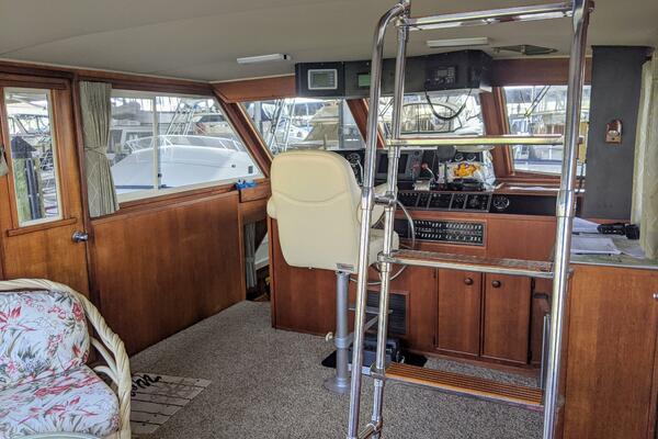 46' Chris Craft 1986 Lower Helm