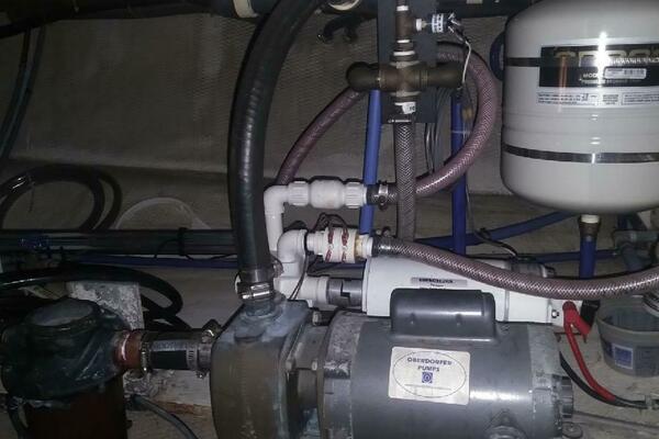 46' Chris Craft 1986 Engineroom