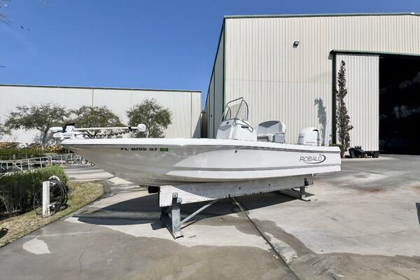 20ft Robalo Yacht For Sale