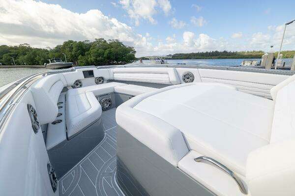 Cigarette 42’ Auroris Yacht For Sale