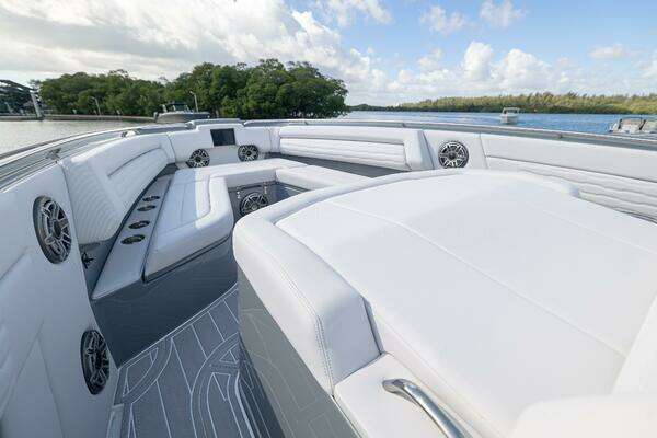 Cigarette 42’ Auroris Yacht For Sale