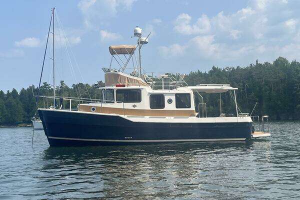 Ranger Tugs R-31 CB Yacht For Sale