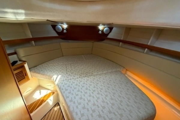 Ranger Tugs R-31 CB Yacht For Sale