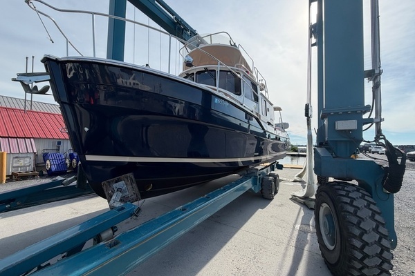 Ranger Tugs R-31 CB Yacht For Sale