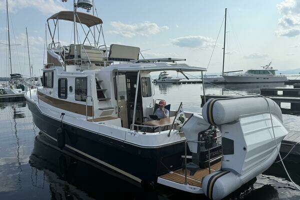 Ranger Tugs R-31 CB Yacht For Sale