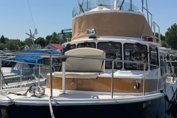 Ranger Tugs R-31 CB Yacht For Sale