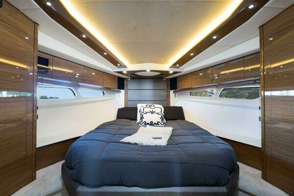 Cruisers 45 Cantius Yacht For Sale