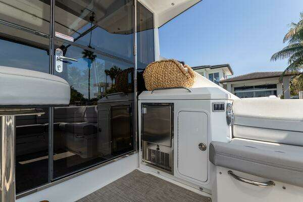 Cruisers 45 Cantius Yacht For Sale