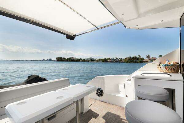 Cruisers 45 Cantius Yacht For Sale